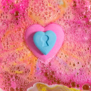 食べれないチョコレート!?　LUSHからユーモア溢れるボディケアアイテムが登場