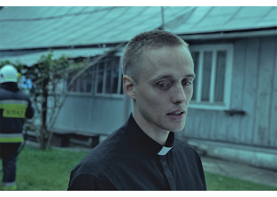 俳優も監督も題材も注目のポーランド映画『聖なる犯罪者』