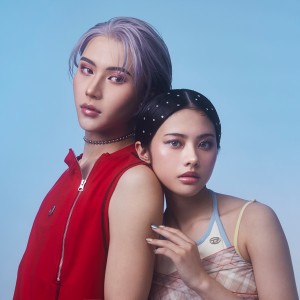 RIMMEL×GYUTAEが提案する自分色にきらめくサマービューティ