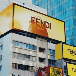 FENDIが国内最大級のフラッグシップストア『Palazzo FENDI Omotesando』のオープンを祝して表参道の大型ビジョンをジャック中！