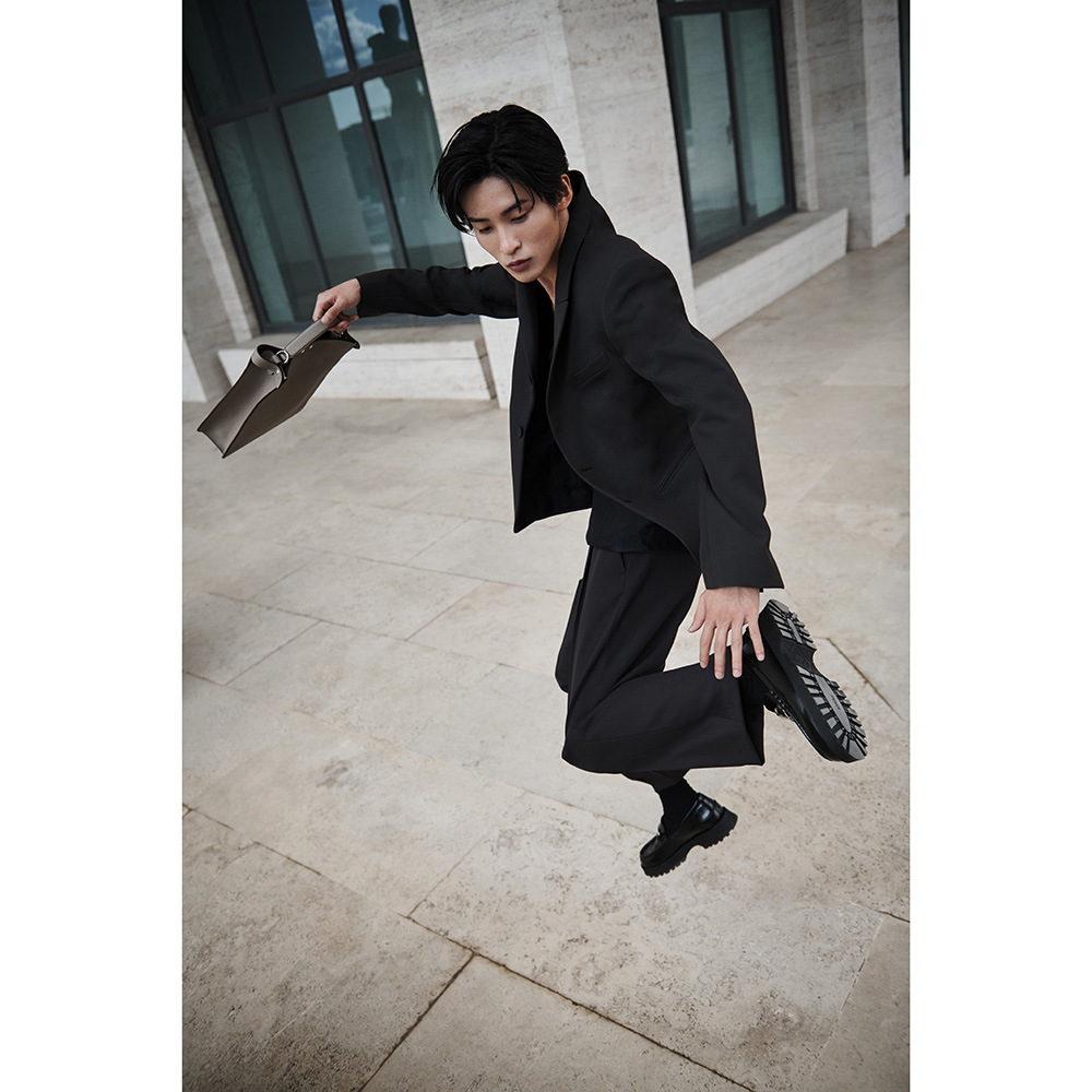 FASHION] FENDIが2023年ホリデーシーズンを祝って目黒蓮のスペシャル