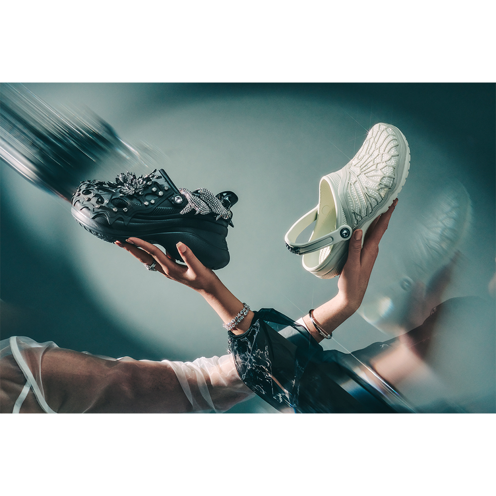 Crocs™がSWAROVSKI®とのコラボレーションコレクションを発売！