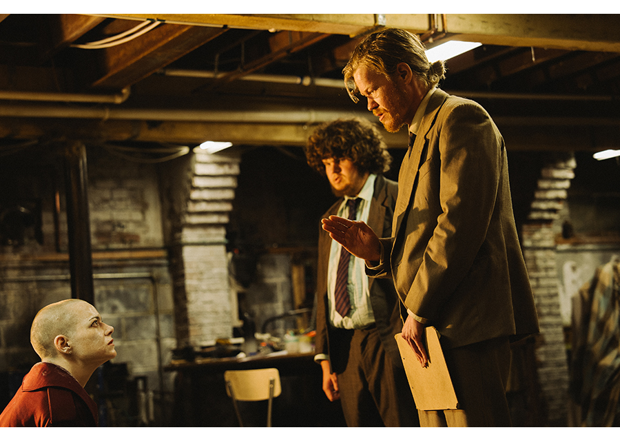 次々と先入観が覆される、エマ・ストーン主演の誘拐サスペンス『ブゴニア』