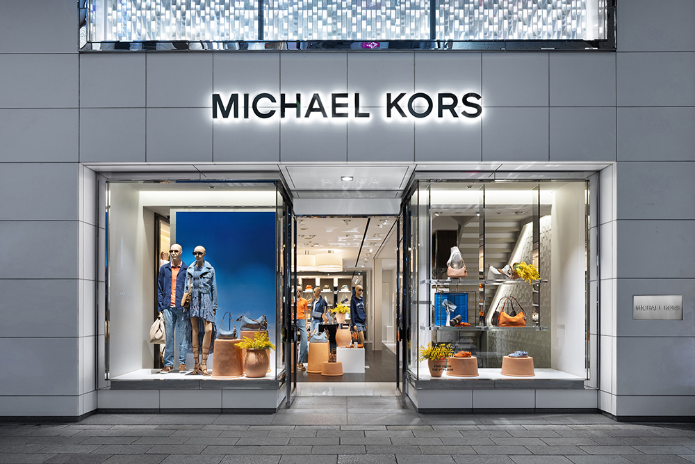 MICHAEL KORS 銀座フラッグシップストアに『ジェットセット・ラウンジ』がオープン!