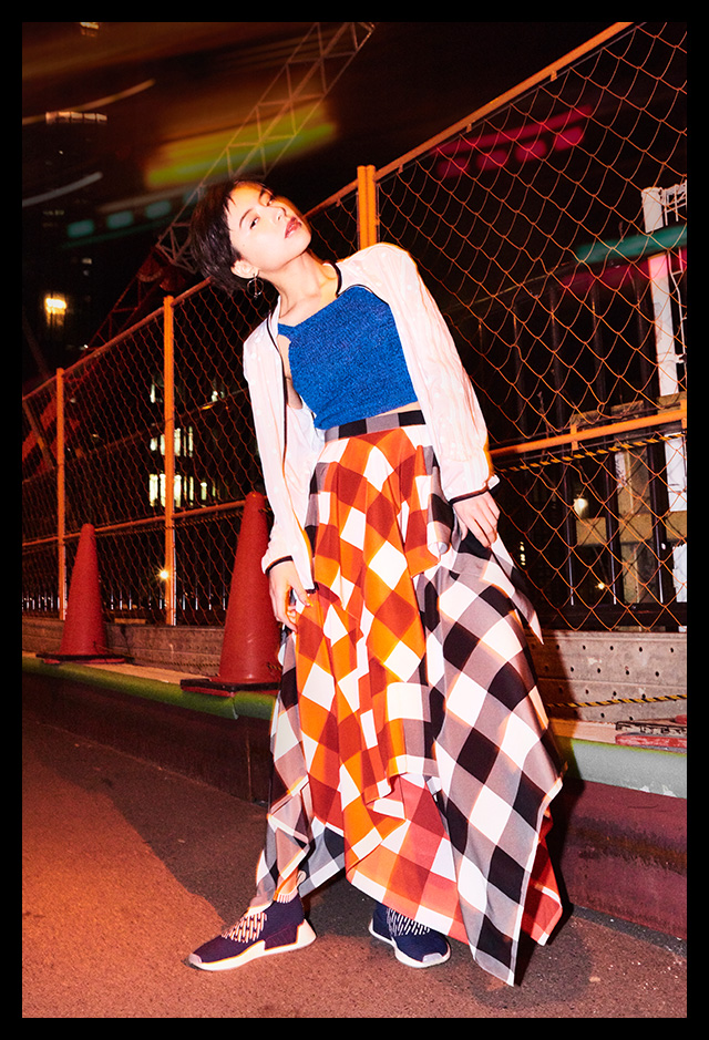 光跡とシティガール Nylon Japan